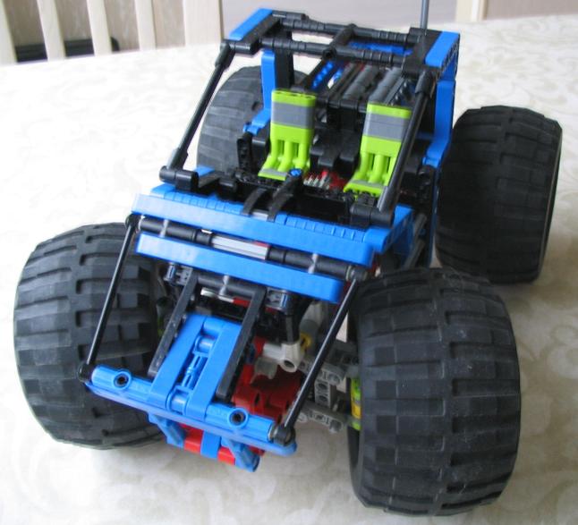 lego_bigwheelcarv2_002.jpg