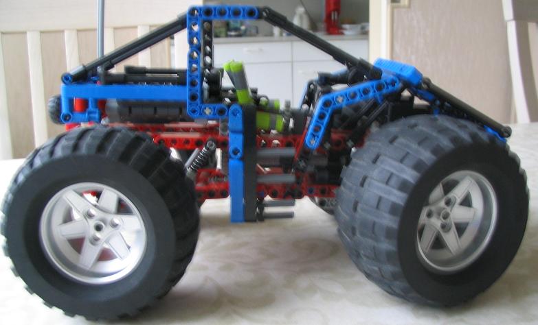 lego_bigwheelcarv2_003.jpg