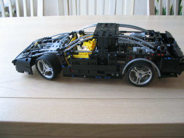 legosupercarblack2011_002.jpg