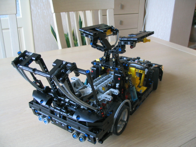 legosupercarblack2011_009.jpg