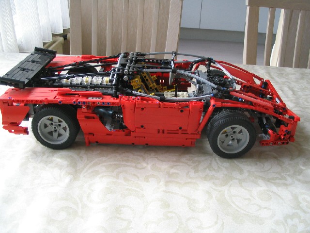 studlesssupercarbugatti_002.jpg