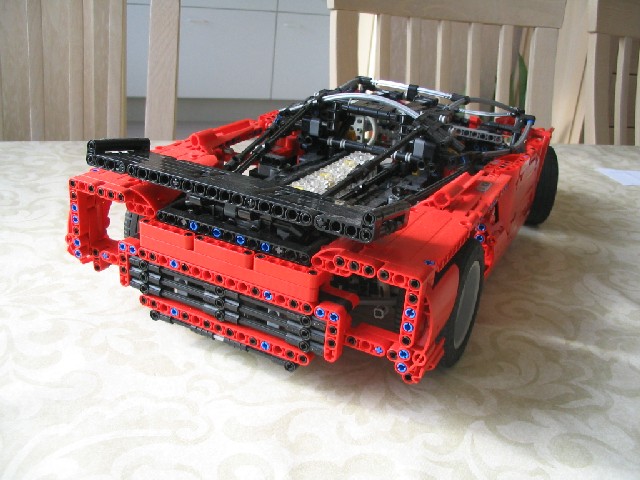 studlesssupercarbugatti_010.jpg