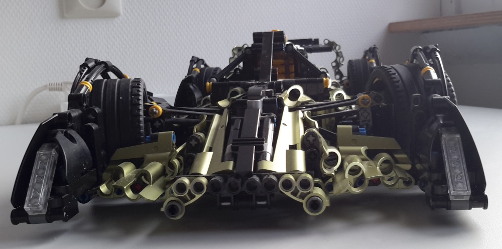 jaguar_xjr19_2.jpg