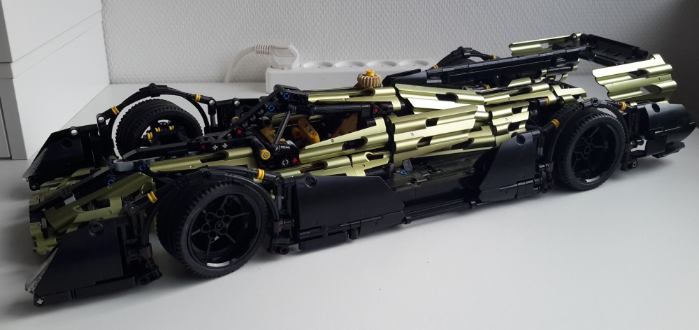 jaguar_xjr19_4.jpg