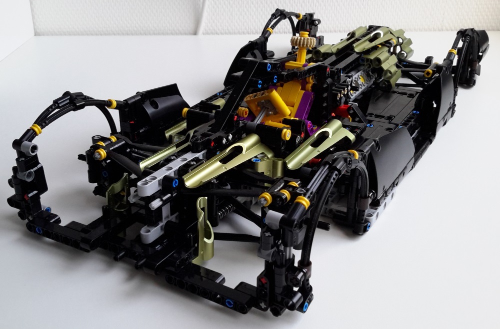 jaguar_xjr19_take5_2.jpg