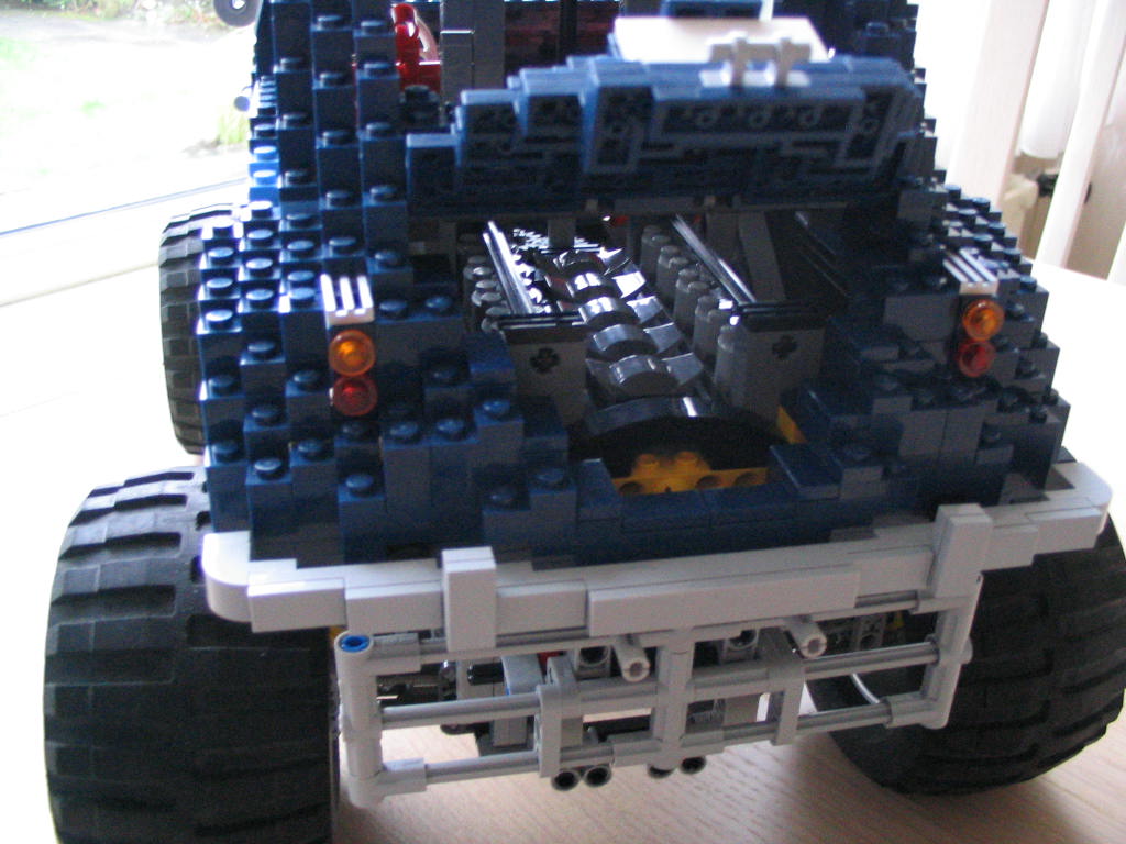lego_monsterbeetle_018.jpg