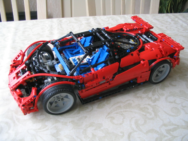 legopagani2011_000.jpg