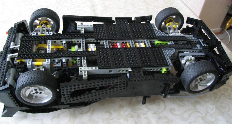 lego_pagani_zonda_010.jpg