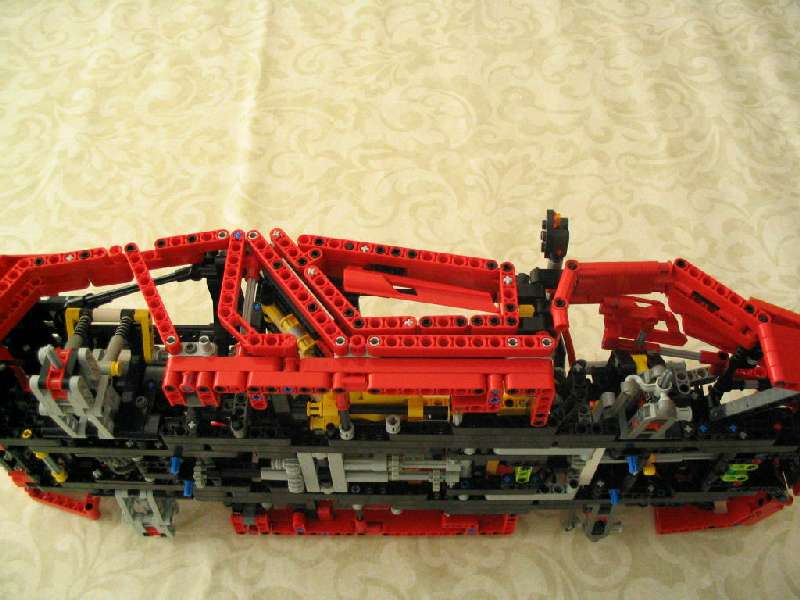 lego_studlessredsportscar2009_015.jpg
