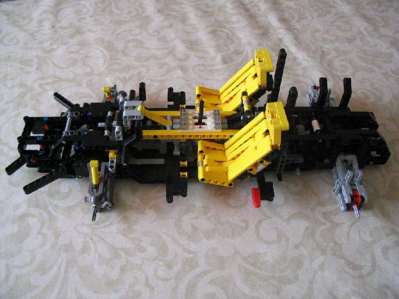lego_studlessredsportscar2009_022.jpg