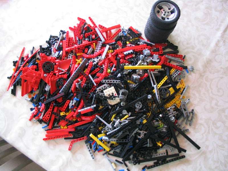 lego_studlessredsportscar2009_023b.jpg