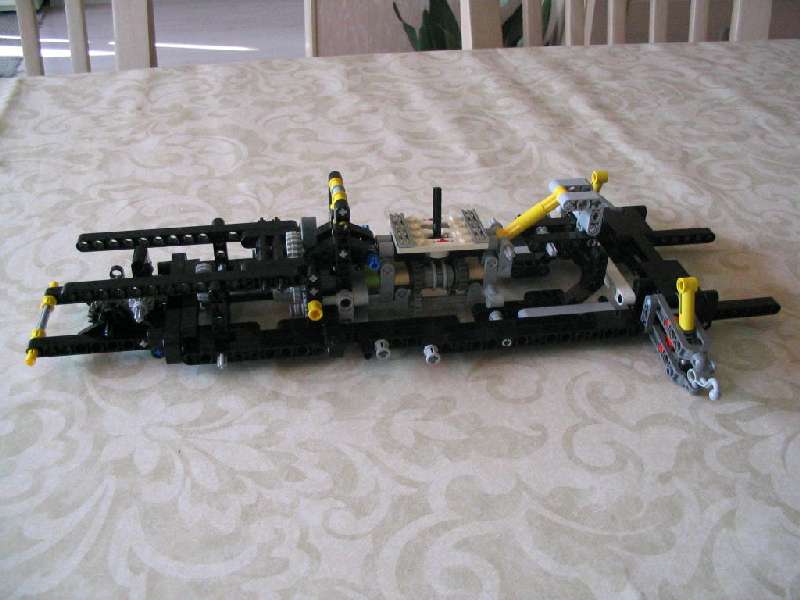 lego_studlessredsportscar2009_026.jpg