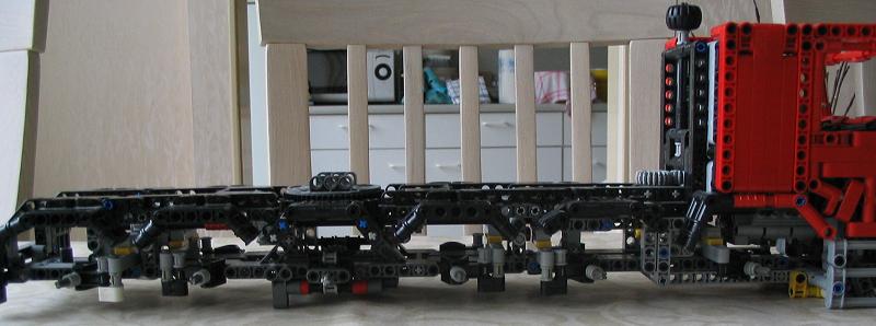 lego_six_axle_truck_013.jpg