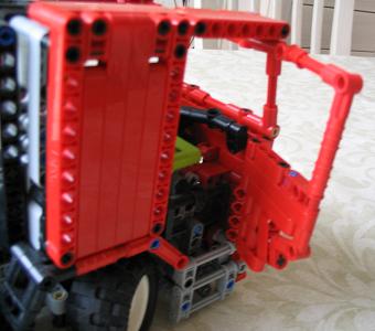 lego_six_axle_truck_008.jpg