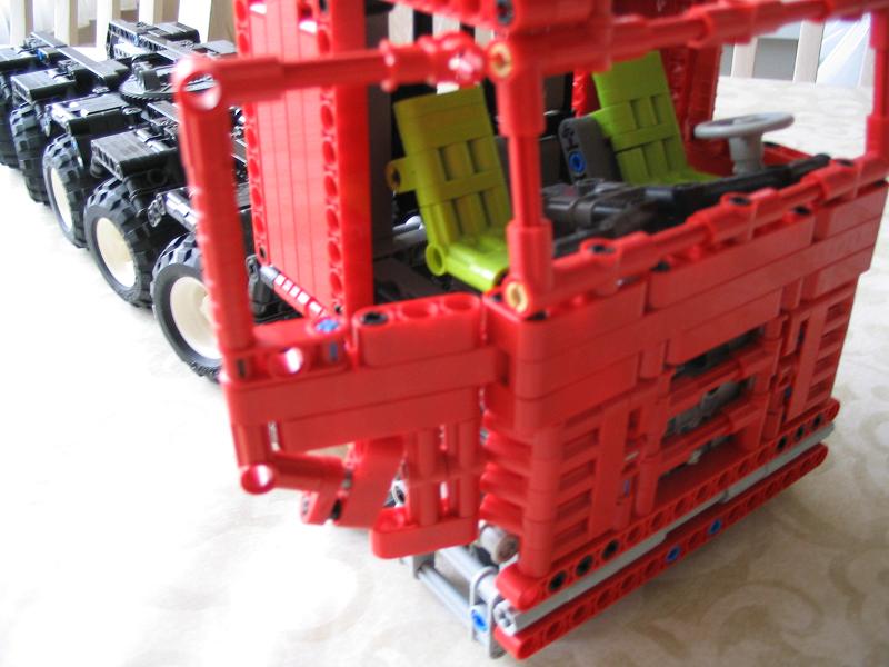 lego_six_axle_truck_009.jpg