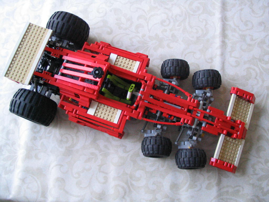 lego_sixwheeledformulaonecar001.jpg