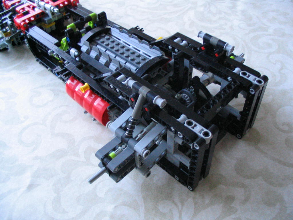 lego_sixwheeledformulaonecar009.jpg