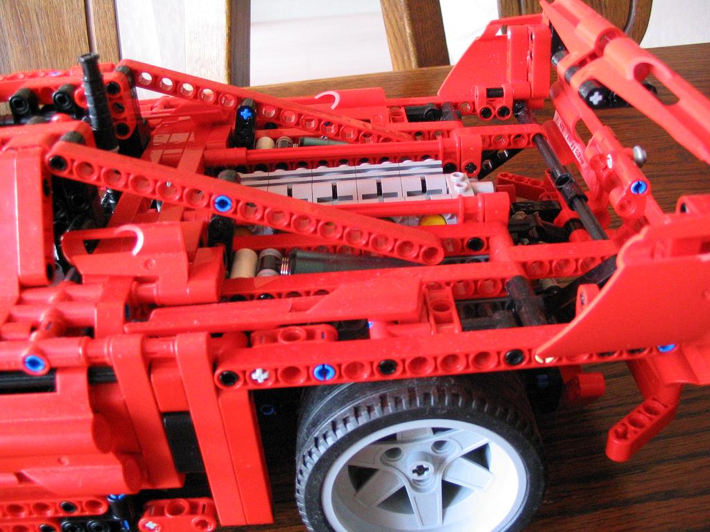 lego_studlessredsportscar_007.jpg