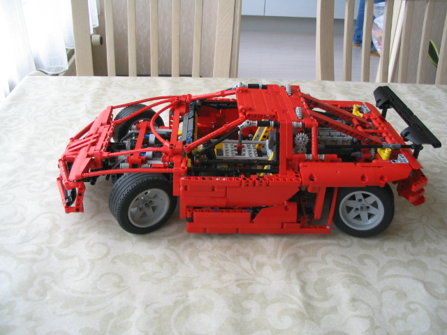 redsupercar2010_001.jpg