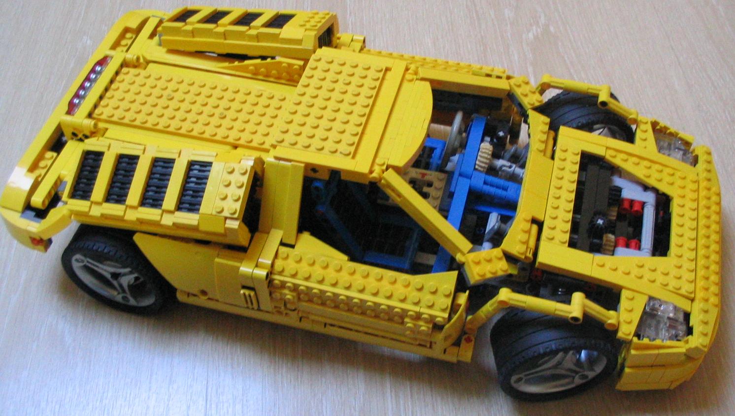 supercar2011yellow_01.jpg