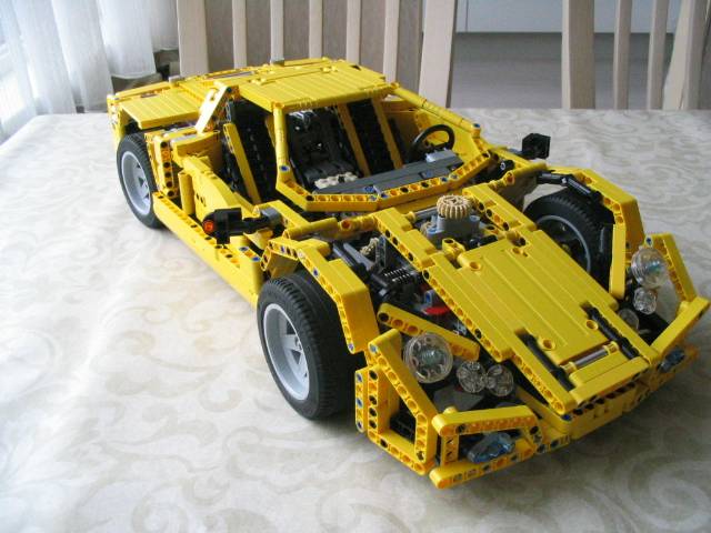 yellowsupercar_002.jpg