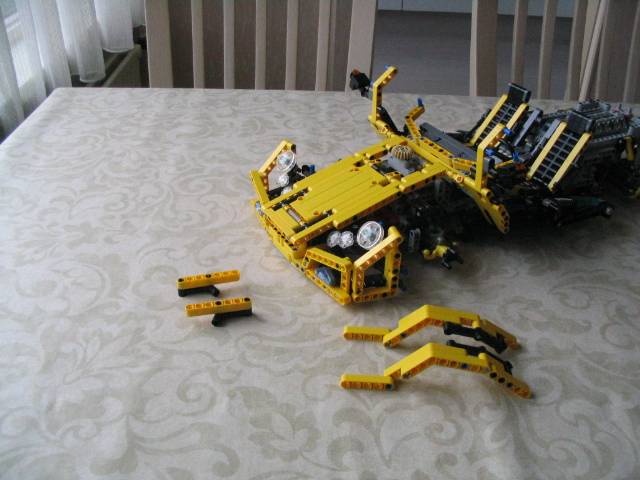 yellowsupercar_058.jpg