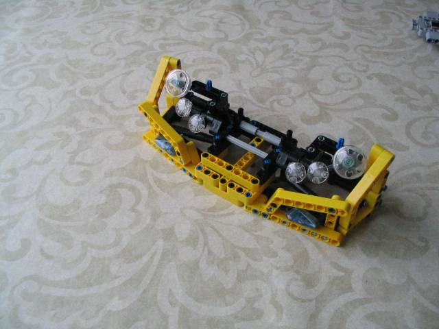 yellowsupercar_063.jpg