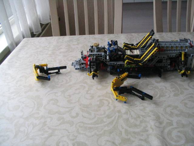 yellowsupercar_081.jpg