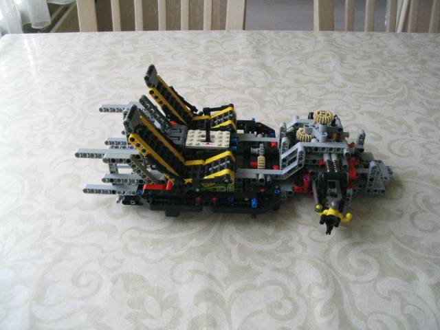 yellowsupercar_111.jpg