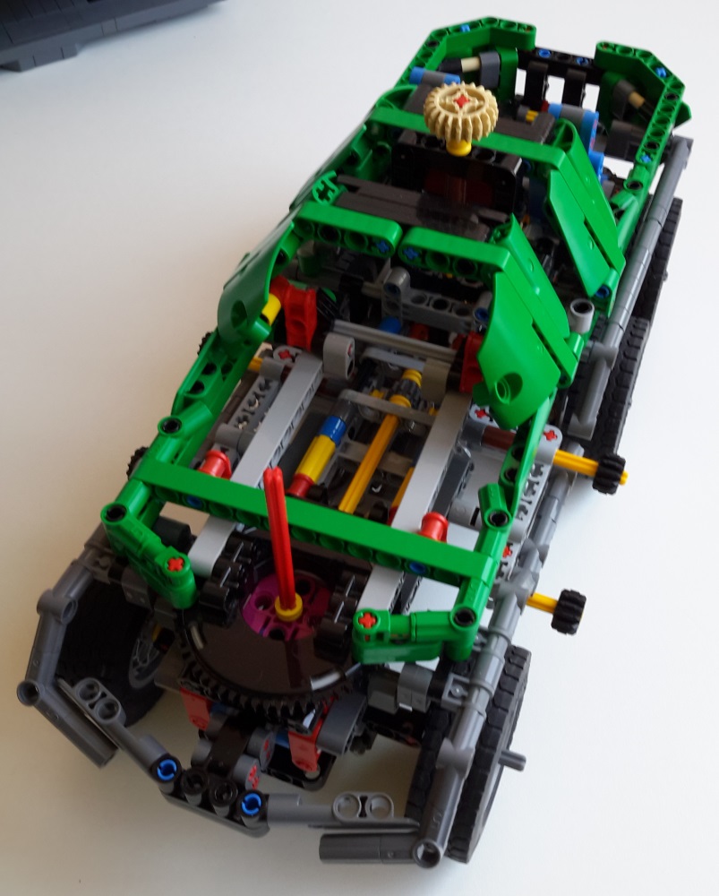 lego_8446studlessclone2021_take1_3.jpg