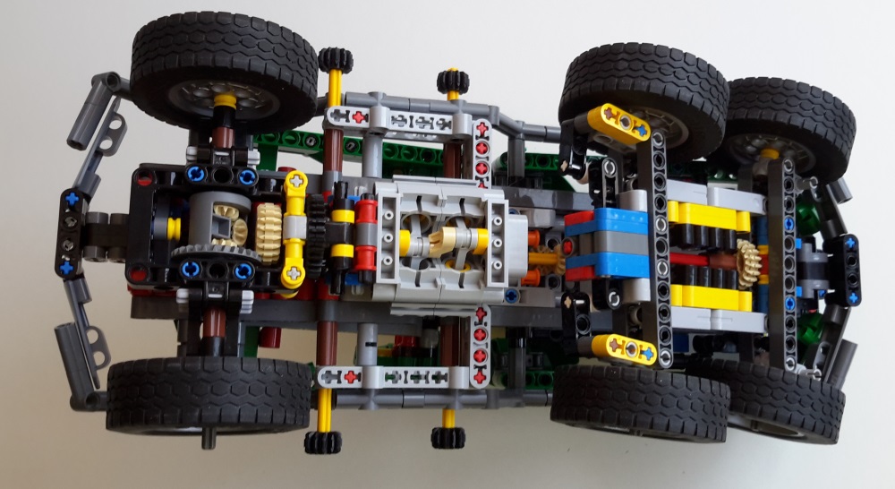 lego_8446studlessclone2021_take1_6.jpg