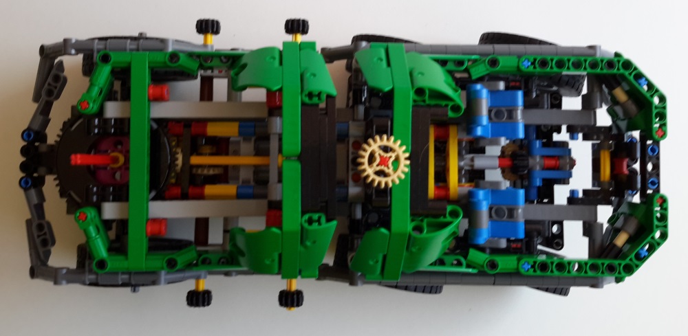 lego_8446studlessclone2021_take1_8.jpg