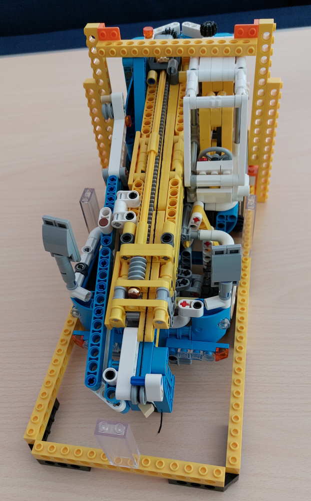 tc22citycrane_finished_2.jpg