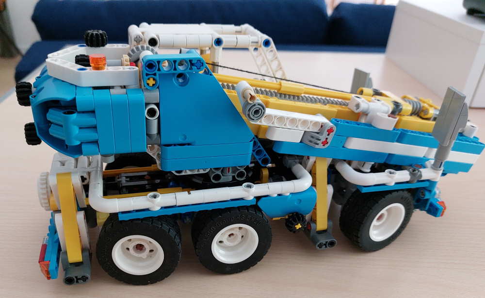 tc22citycrane_finished_6.jpg