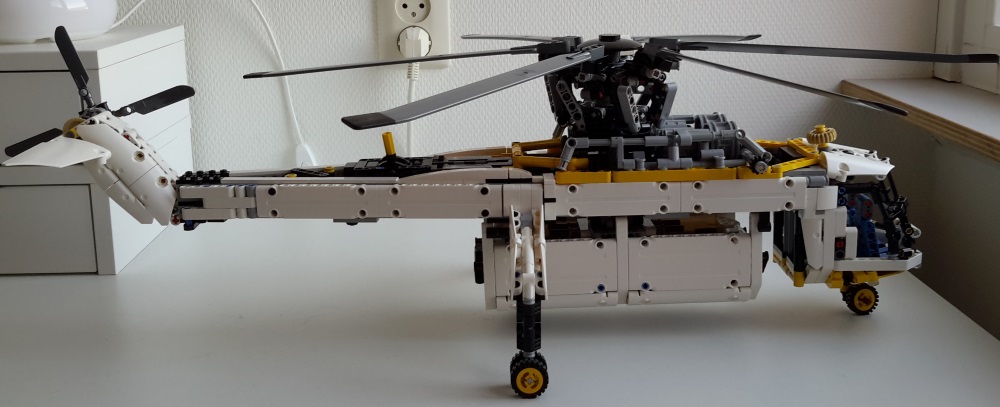 lego_skycrane_finished_2.jpg