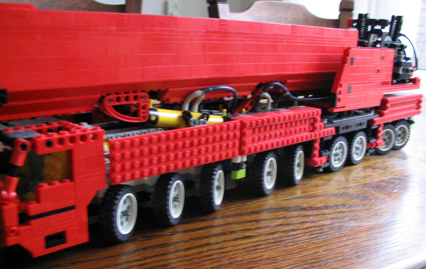 lego_demagac700_carrier_002.jpg