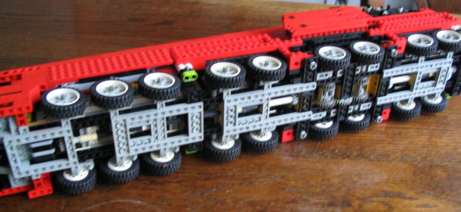 lego_demagac700_carrier_underside_001.jpg