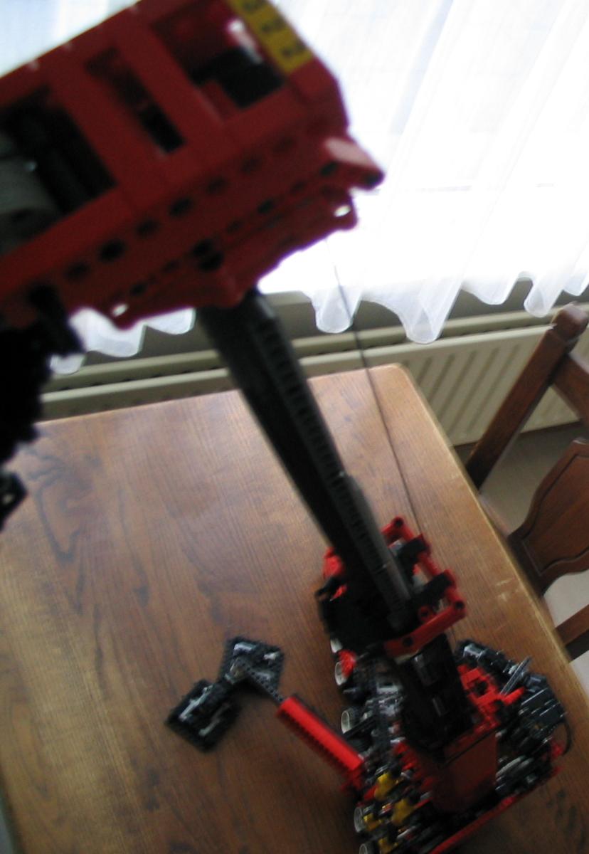 lego_demagac700_crane_003.jpg