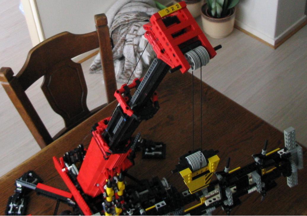 lego_demagac700_lifting_002.jpg