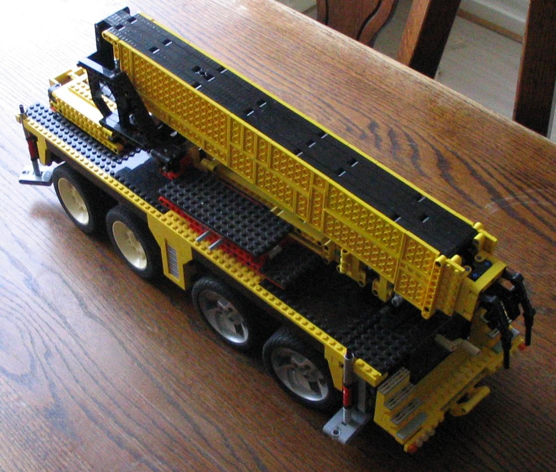 lego_demag_ac70city_big_unfinished_001.jpg