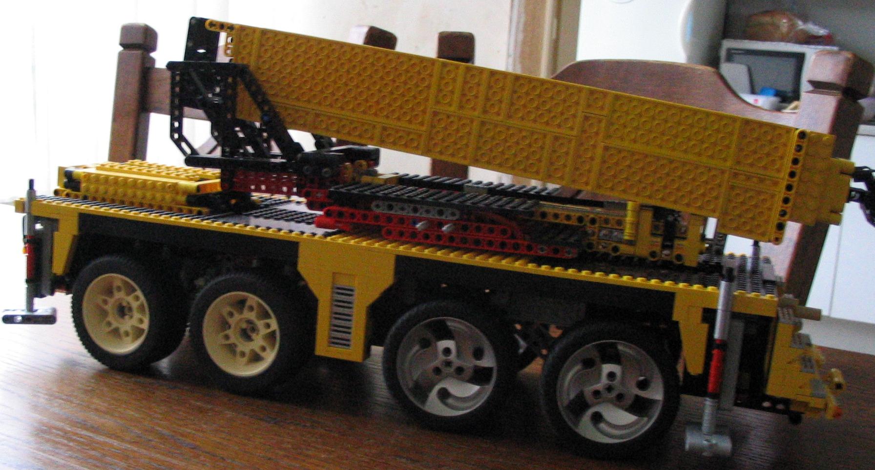 lego_demag_ac70city_big_unfinished_002.jpg