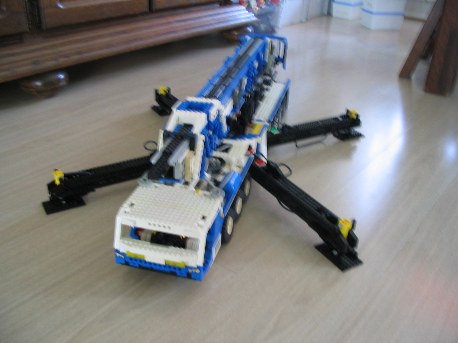 lego_zestienwheeler_008.jpg