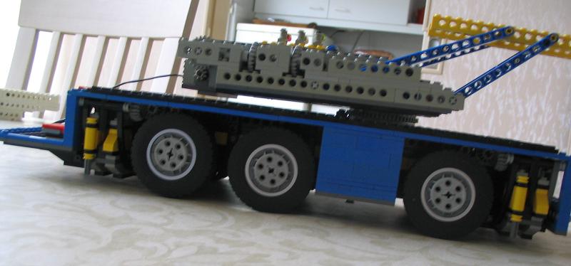 lego_customthreeaxlefoldingcraneunfinished2_004.jpg