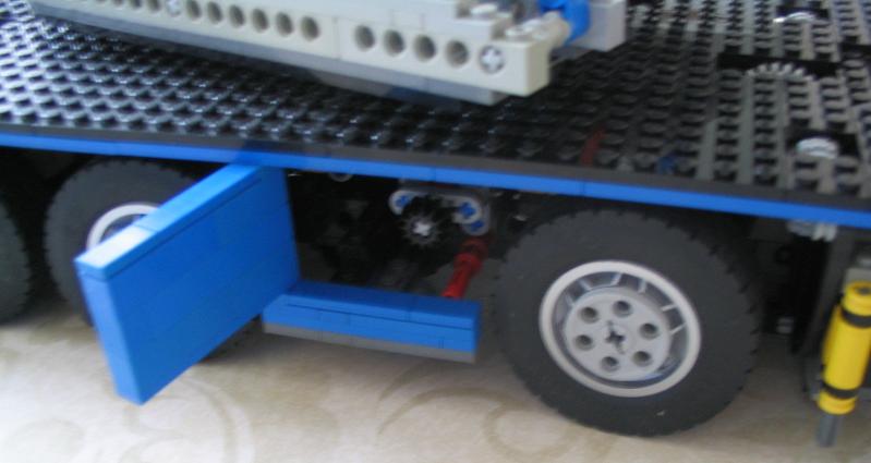 lego_customthreeaxlefoldingcraneunfinished2_007.jpg