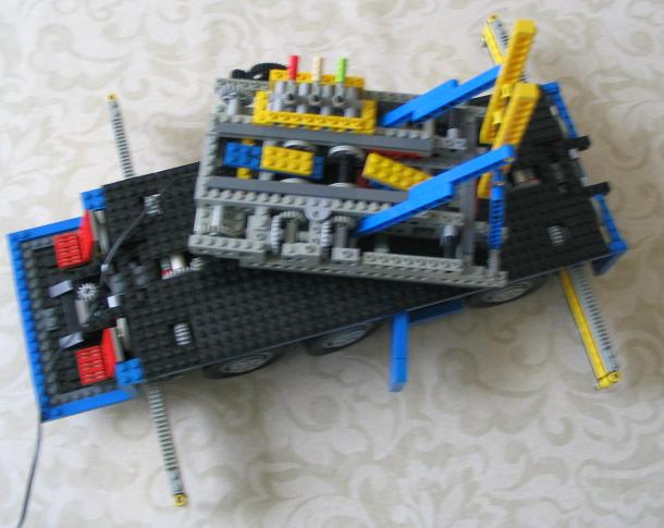 lego_customthreeaxlefoldingcraneunfinished2_009.jpg