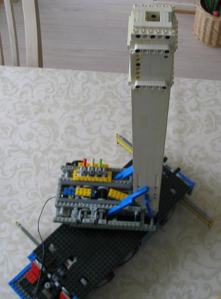 lego_customthreeaxlefoldingcraneunfinished2_012.jpg