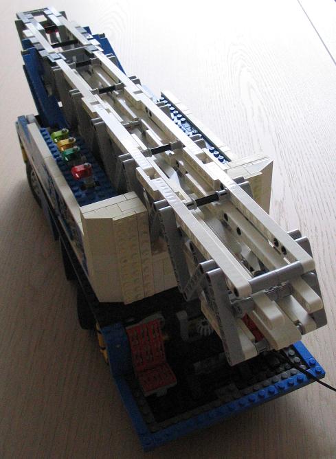 lego_threeaxlefoldingunfinished2_002.jpg