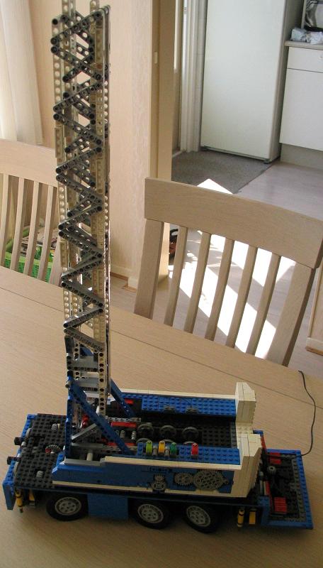 lego_threeaxlefoldingunfinished2_005.jpg