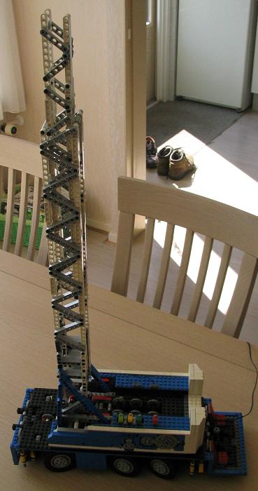 lego_threeaxlefoldingunfinished2_006.jpg