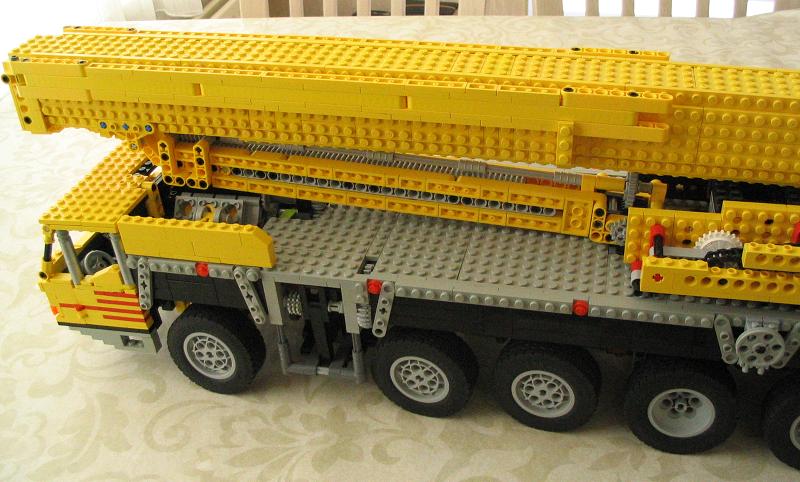 lego_demagac200_1p_unfinished2_003.jpg